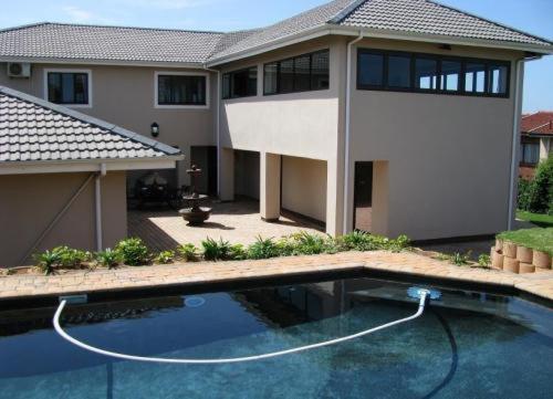 Avalon Guest House Amanzimtoti Exterior photo